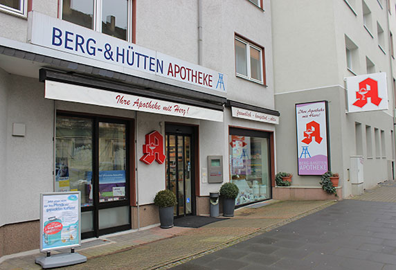 Frontansicht der Berg- & Hütten-Apotheke in Bochum